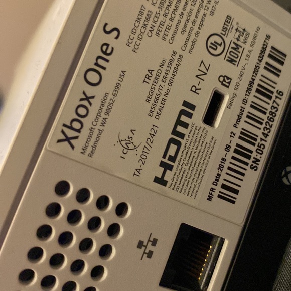 XboxOneS - Picture 3 of 5